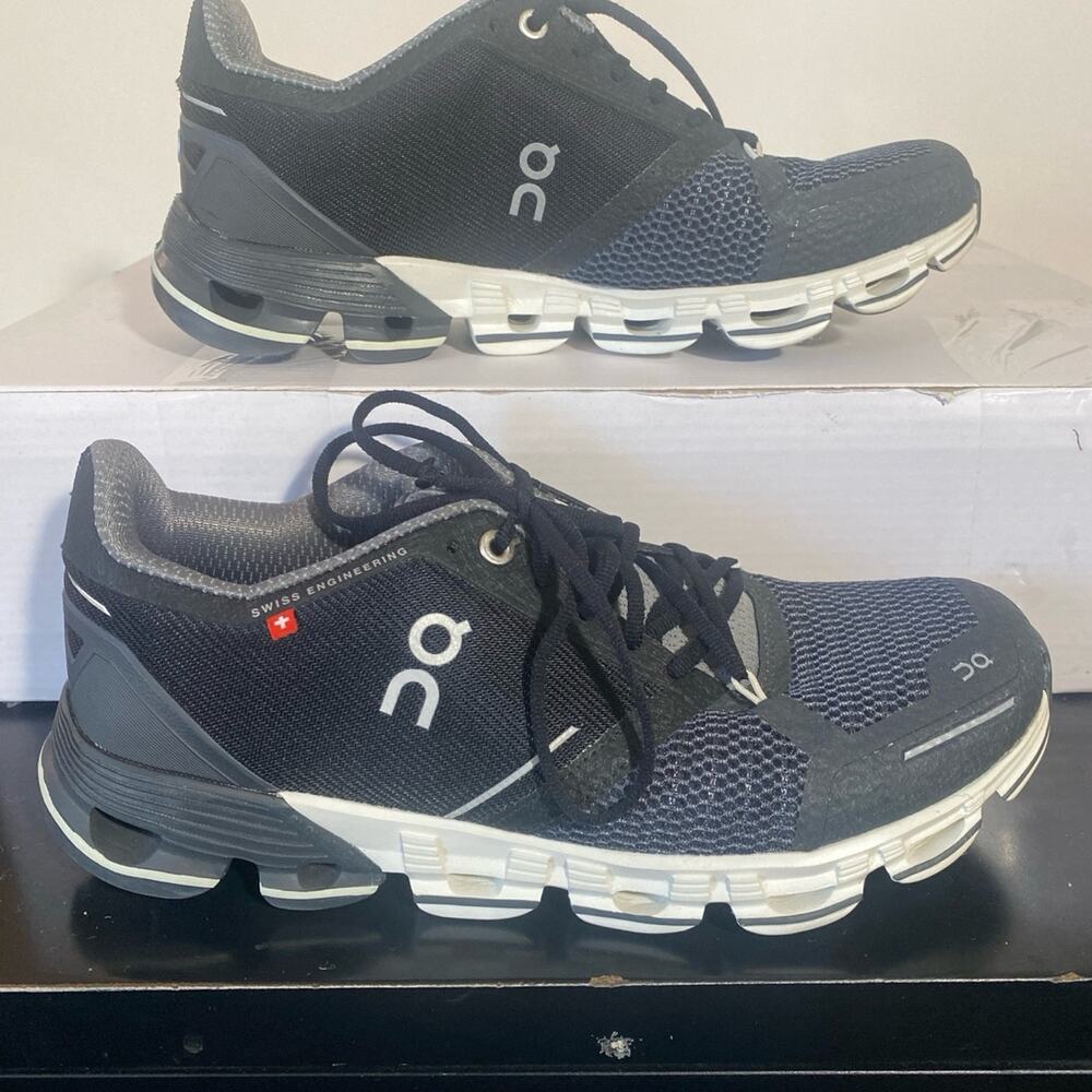 On Cloudflyer Women's 7 Shoes Gray Black Running Walking Gym Cushion Sneaker